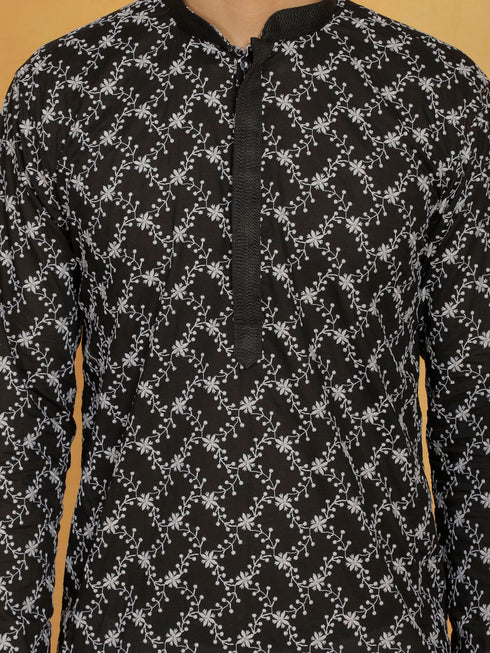 Vastramay Men's Black And White Cotton Kurta And Pyjama Set